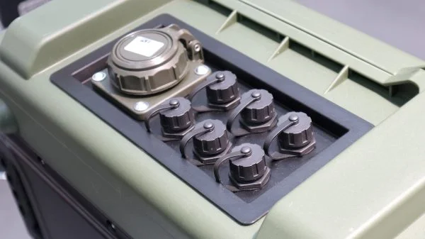 SINORA zeigt in Düsseldorf neue IP-zertifizierte Anschlusslösungen.