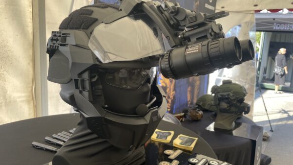 Schubert Die Aufnahme für Nachtsichtbrillen (NVG; Night Vision Goggle).