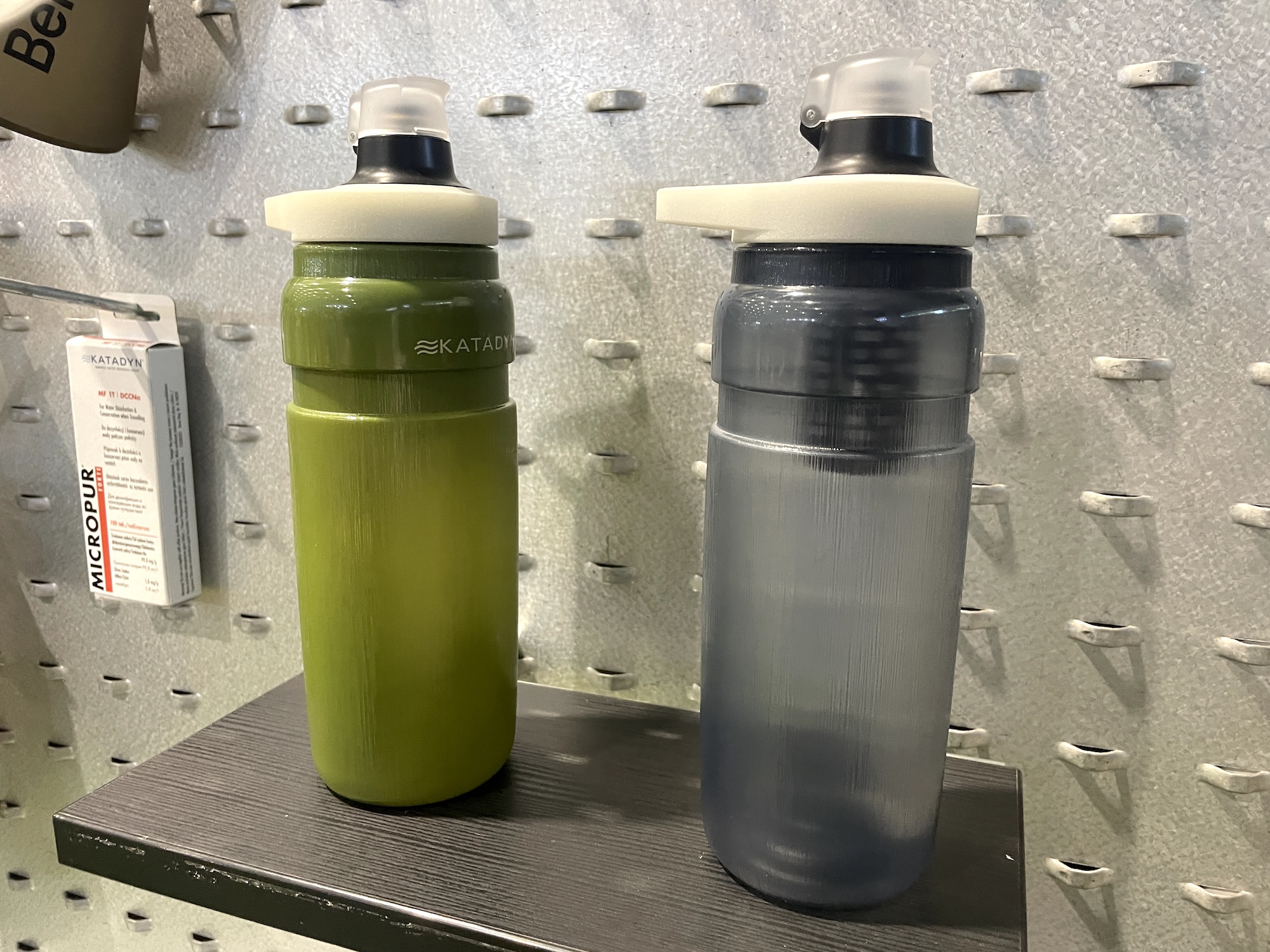 Katadyn: Die neue BeFree Bottle, hier noch als Prototyp. Der weiße Flaschenring wird noch gegen einen schwarzen getauscht.