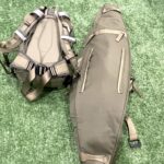 Berghaus: Aus diesem beiden Anteilen – Tagesrucksack und Waffentasche – wird ein System. Zwei zusätzliche Reißverschlüsse am Rücken machen es möglich.