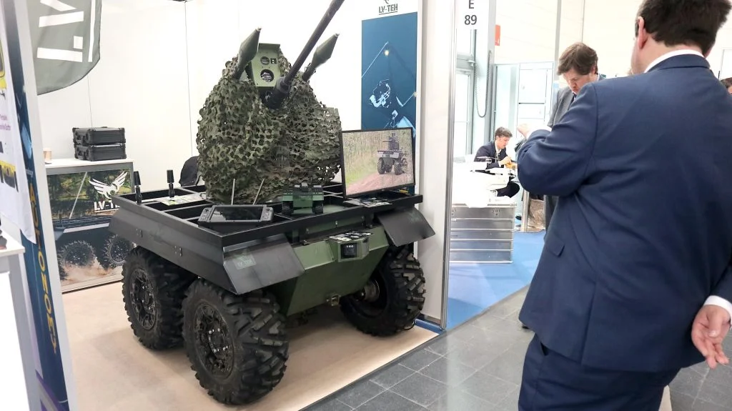 AUf der XPONENTIAL zeigte LV-TEH seinen Hades Gekon mit kampfstarkem Waffenturm.