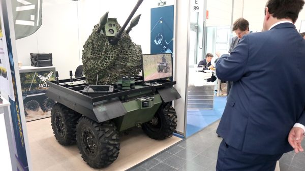 AUf der XPONENTIAL zeigte LV-TEH seinen Hades Gekon mit kampfstarkem Waffenturm.