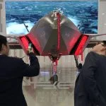 Baykar: Auf der SAHA wird türkische Technik von allen Seiten begutachtet.