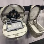 Snigel: Pouch für Smart Debvices wie das ATAK (links) sowie eine Protective Tasche für ein Kameraobjektiv oder eine Nachtsichtoptik (rechts).