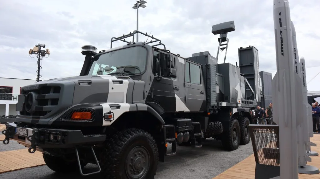 IRIS-T SLS MK4 von Diehl Defence vereint alle Komponenten auf einem Lkw.