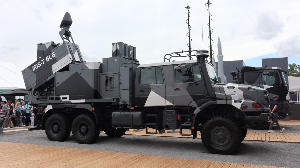 IRIS-T SLS MK4 von Diehl Defence vereint alle Komponenten auf einem Lkw.