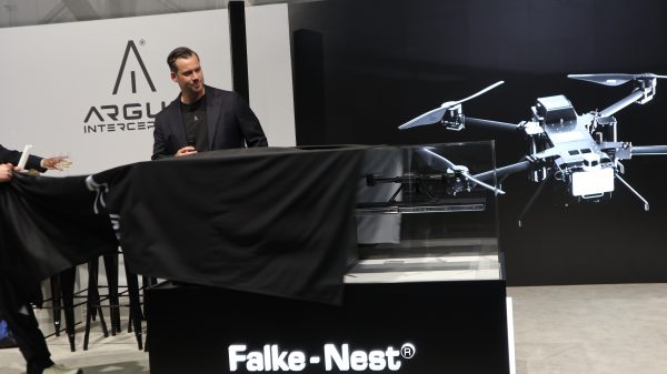 Falke-Nest: Sven Steingräber, CSO und Mitgründer von Argus Interception, übernahm die Vorstellung des neuen Produkts.