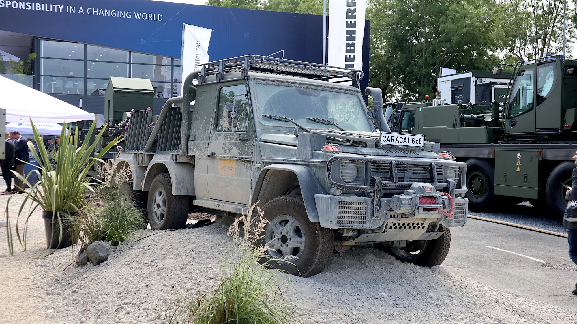 Der CARACAL 6x6 ist für den schnellen strategischen Einsatz bei Luftlande- und Luftangriffsoperationen ausgelegt.