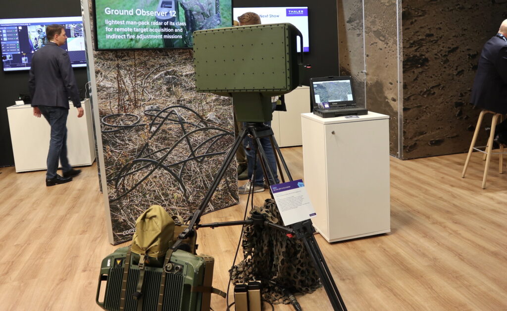 Das tragbare Infanterieradar Ground Observer 12 (GO12), hier auf Dreibein. (Foto- AF)