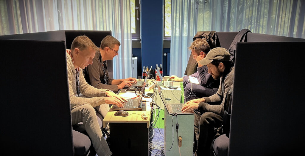 Bei der Cyber Security Challenge in Bonn traten 120 Hackerinnen und Hacker in Vierer-Teams gegeneinander an.