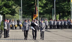 Die neue Truppenfahne Unterstützungskommando der Bundeswehr.