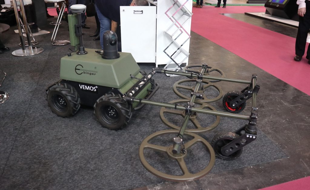 4-Kanal-Minendetektion für unbemannte Fahrzeuge auf der Milipol in Paris.