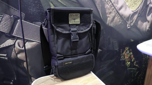 Auf der MILIPOL zeigte Lior Tactical diverse Lösungen für den Drohnentransport.