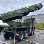 Mehrfachraketenwerfer PULS von Elbit Systems. Es besteht international ein gesteigertes Interesse an Artillerieraketen und Deep-Strike-Fähigkeiten.