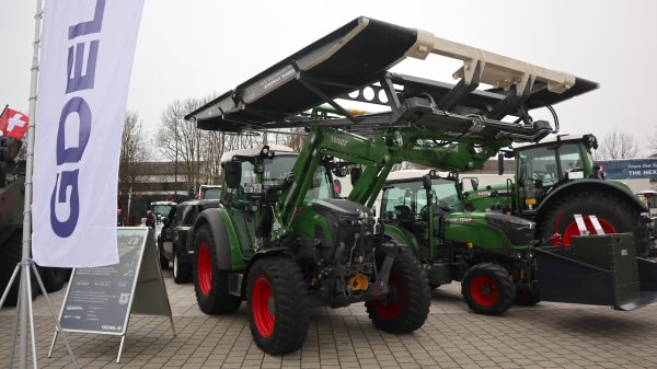 Pioniergerät wurde in dieser Woche viel gezeigt in Ingolstadt: Darunter auch eine VIPER-Brücke auf Traktor.