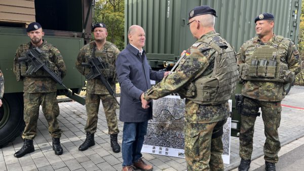 Bundeskanzler Olaf Scholz besucht heute das Territoriale Führungskommando, das am Flughafen Köln-Wahn ein Szenario zur Verlegung von befreundeten Streitkräften präsentiert.