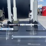 Auswahl der neuesten Missiles am Stand von MBDA bei der Paris Air Show. Vorne rechts der Fulgur-Interceptor für das neue italienische Luftverteidigungssystem sehr kurze Reichweite.