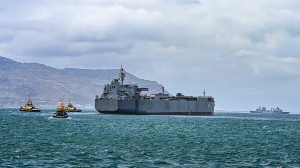 Ein iranisches Schiff während der Übung vor der Küste Südafrikas.