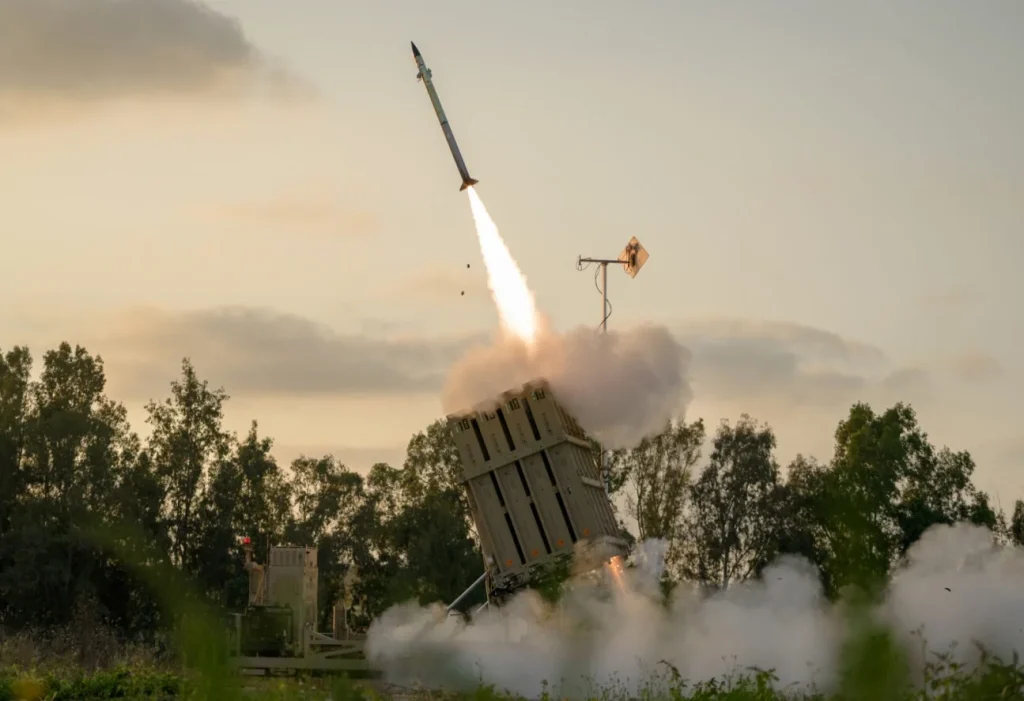 Israel stationierte eine Batterie des Luftverteidigungssystems Iron Dome in den Vereinigten Arabischen Emiraten (VAE).