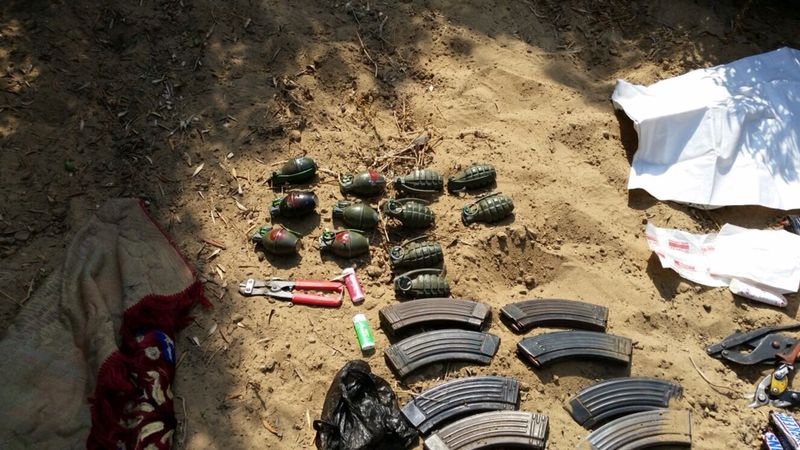 In einem Tunnel gefundene Waffen der Hamas - CC BY-SA Israel Defense Forces