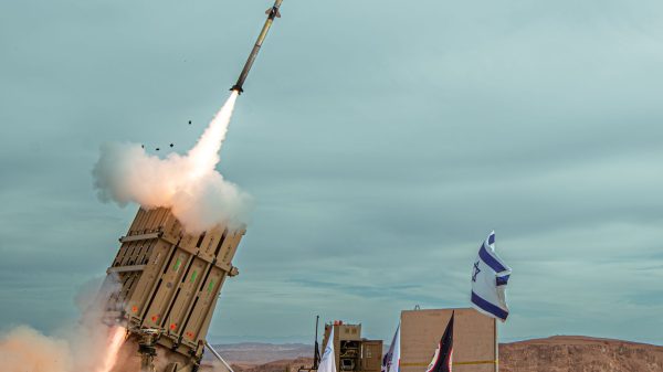 Das Luftverteidigungssystem Iron Dome erkennt, bewertet und fängt eine Vielzahl von Zielen mit kurzer Reichweite ab, darunter Raketen, Artillerie und Mörser.