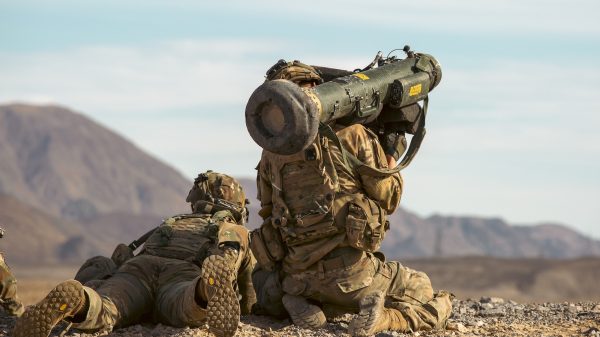 In der Panzerabwehrwaffe Javelin sind laut dem Bericht von Govini über 200 Halbleiter enthalten.