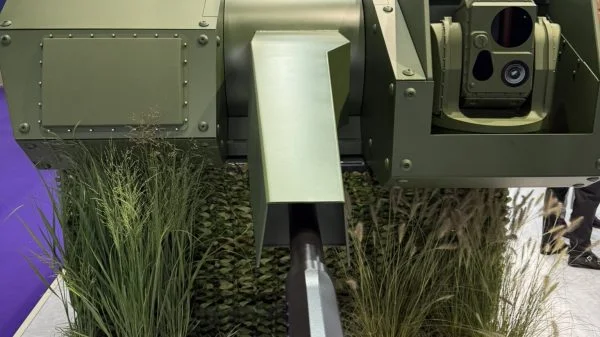 Die KBA 25, die als MK25 in die Bundeswehr eingeführt wird, am Stand von Rheinmetall bei der DSEI 2025.