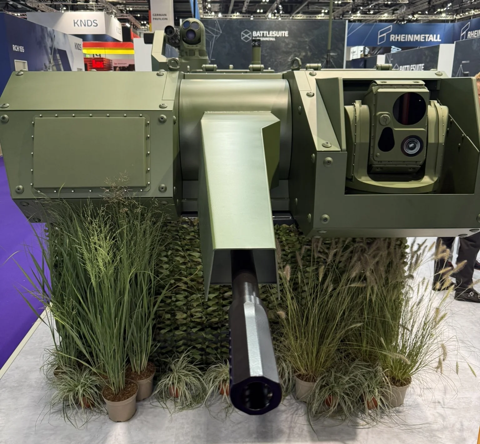 Die KBA 25, die als MK25 in die Bundeswehr eingeführt wird, am Stand von Rheinmetall bei der DSEI 2025.