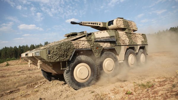 Im jetzt mit der OCCAR geschlossenen Vertrag sind 222 Schakal direkt für Deutschland und die Niederlande beauftragt sowie 248 weitere Radschützenpanzer als Option enthalten.