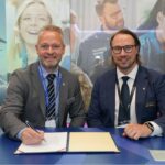 Unterzeichnung des MoU: Toni Lindén, CEO of KNL (links).