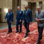 Bundeskabinett: Kabinettssitzung im Verteidigungsministerium mit militärischem Besuch (v.l.n.r.) Bundesminister der Verteidigung Boris Pistorius, der Alliierte Oberkommandierender in Europa SACEUR, General Alexus G. Grynkewich, Bundeskanzler Friedrich Merz und Generalinspekteur Carsten Breuer.