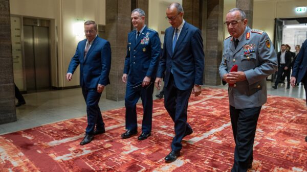 Bundeskabinett: Kabinettssitzung im Verteidigungsministerium mit militärischem Besuch (v.l.n.r.) Bundesminister der Verteidigung Boris Pistorius, der Alliierte Oberkommandierender in Europa SACEUR, General Alexus G. Grynkewich, Bundeskanzler Friedrich Merz und Generalinspekteur Carsten Breuer.