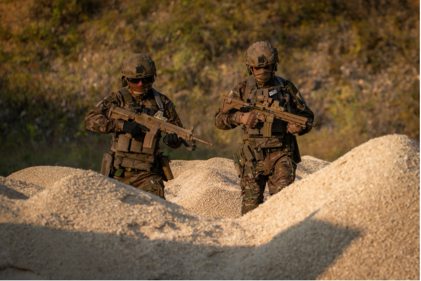 Flammschutz: Kampfanzug mit der neuen Generation der PYRAD Materialtechnologie. (Foto- Gore)