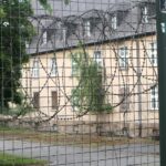 Bundeswehr-Liegenschaften wie die Bergische Kaserne in Düsseldorf unterliegen einem besonderen Schutz. Da schmerzt es, wenn sie jahrelang dem Verfall preisgegeben werden, obwohl man sie in heutiger Zeit dringender den je benötigt.