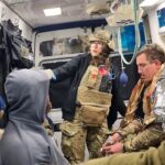 TCCC-Ausbildung: Ärztin Kateryna Maslyak bildet für das All Ukrainian Resuscitation Council Soldaten in der Selbst- und Kameradenhilfe aus.