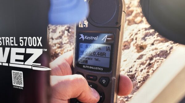 Der Kestrel Ballistic Calculator wird von Scharfschützen und Spezialkräften weltweit eingesetzt. Die neue Version Kestrel 5700X WEZ ermöglicht noch mehr Präzision.