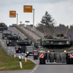 Kräfte vom Panzergrenadierbataillon 393 verlegen in der Stand-Up Phase für die VJTF 2023 zum Gefechtsübungszentrum. Foto: Bundeswehr