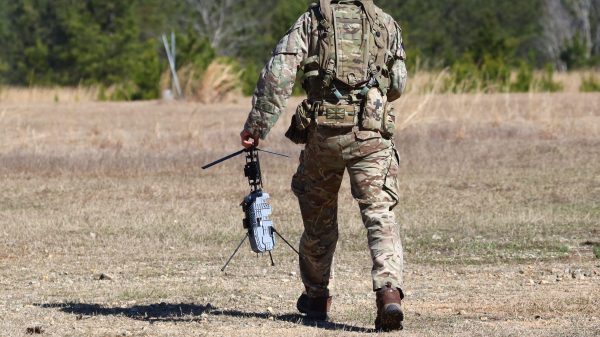 RAFAEL hat den L-SPIKE 1x vorgestellt, eine weiterentwickelte Version des kampferprobten SPIKE Firefly.