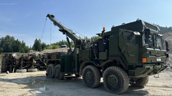 Kanada bestellt 85 schwere Bergefahrzeuge auf HX-Basis bei Rheinmetall. Die entsprechende Version wurde in dynamischen Vorführungen im Sommer dieses Jahres dem Fachpublikum präsentiert.