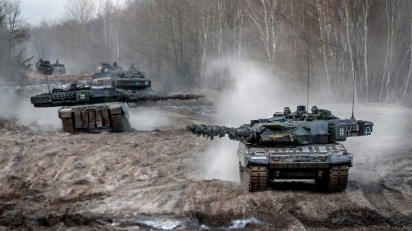 Leopard 2 A7V des Panzerbataillons 393 der Panzergrenadierbrigade 37, die an der Übung Wettiner Schwert 2024 innerhalb der bundeswehrgemeinsamen Übungsreihe Quadriga 2024 teilnimmt.