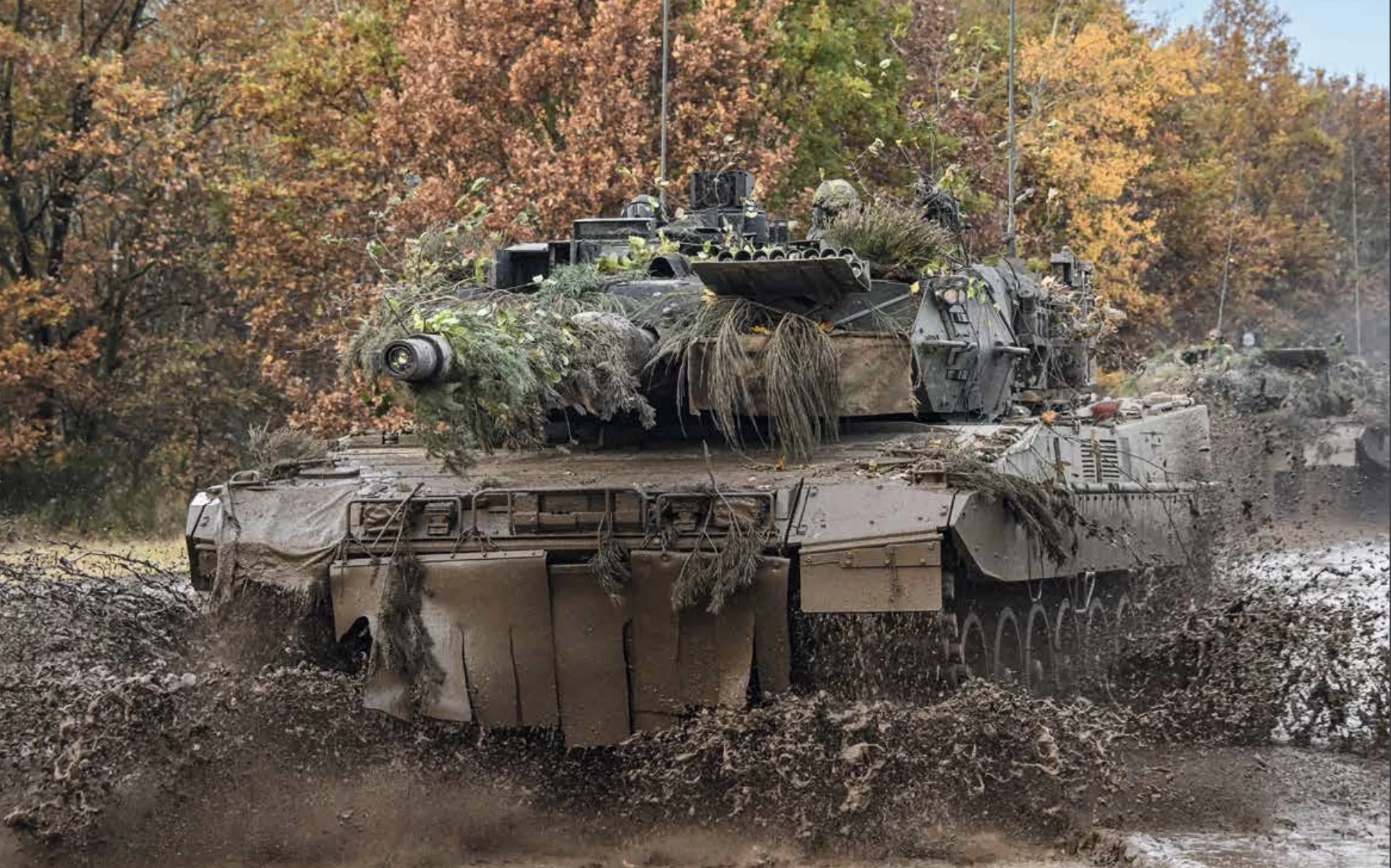 Diese Testinfrastruktur von RENK wird der Königlich-Niederländischen Armee die Möglichkeit bieten, umfassende Wartungs-, Reparatur- und Überholungsprüfungen (MRO) für ihre gesamte Fahrzeugflotte durchzuführen – von schweren Kettenfahrzeugen wie dem Kampfpanzer Leopard 2 bis hin zu leichten Radfahrzeugen.