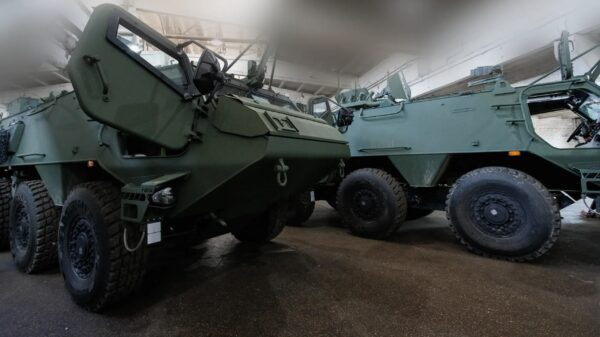 Die ersten sechs CAVS von Patria wurden heute in Kiew an die ukrainischen Streitkräfte übergeben.