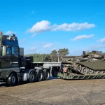 Es ist nicht das erste Mal, dass MAN-Zugmaschinen Schwerlast-Auflieger von Nooteboom ziehen.