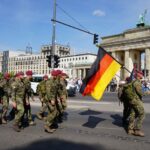 Gedenkmarsch: Die letzte Etappe führte die Teilnehmenden durch Berlin, vorbei am Brandenburger Tor. Foto- DBwV:Eva Krämer