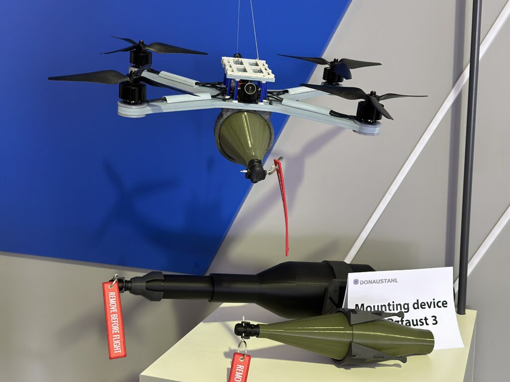 Die Maus von Donaustahl mit verschiedenen möglichen Payloads.