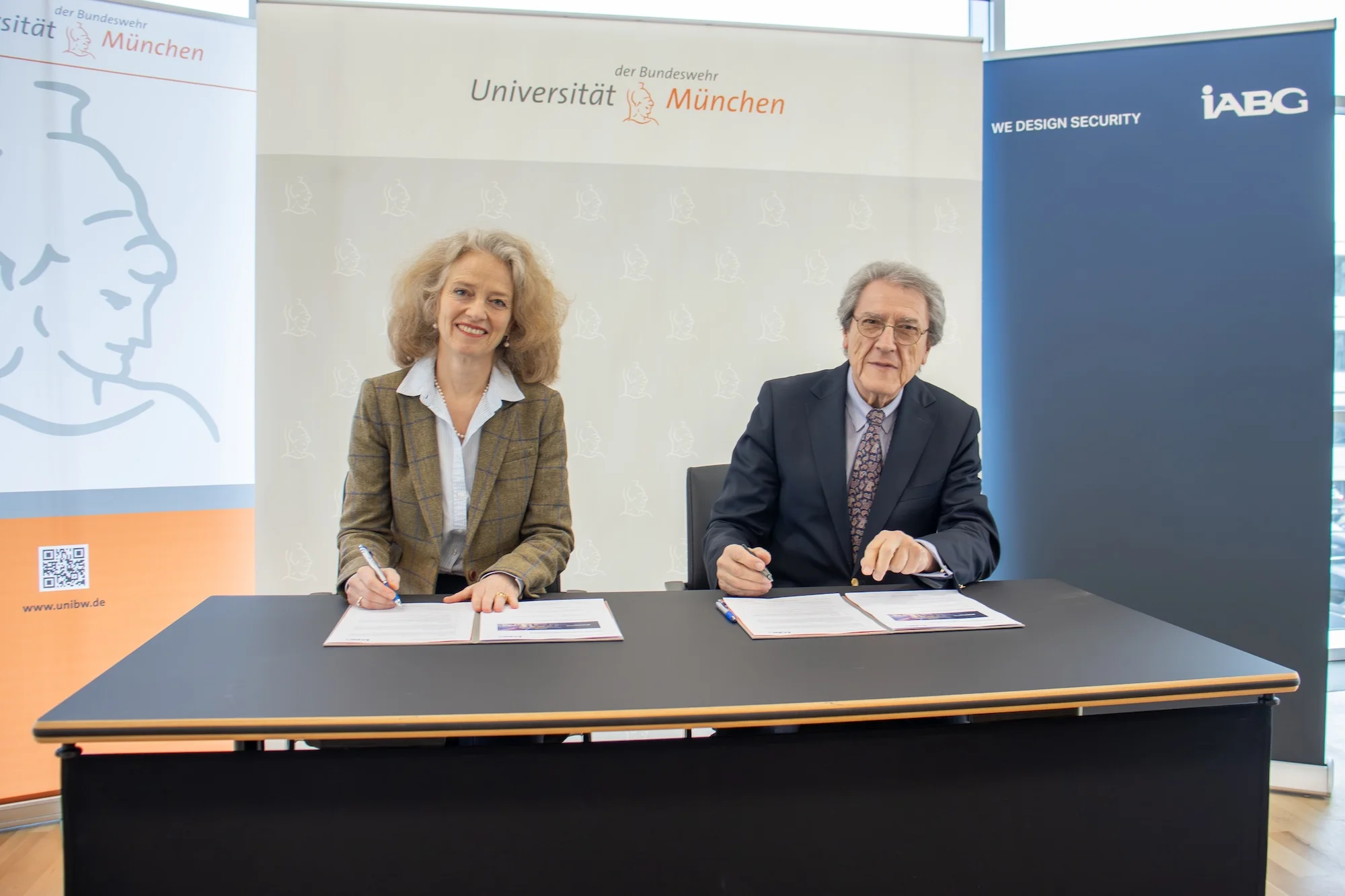 Die Universität der Bundeswehr München und die IABG haben am 3. März 2026 ein Zeichen gesetzt und eine Absichtserklärung (MoU) für eine vertiefte Zusammenarbeit geschlossen.