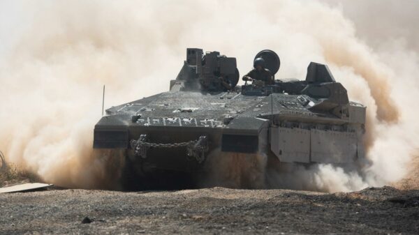 Panzerkorps: Der schwere Transportpanzer Namer aus Israel basiert auf dem Merkava.
