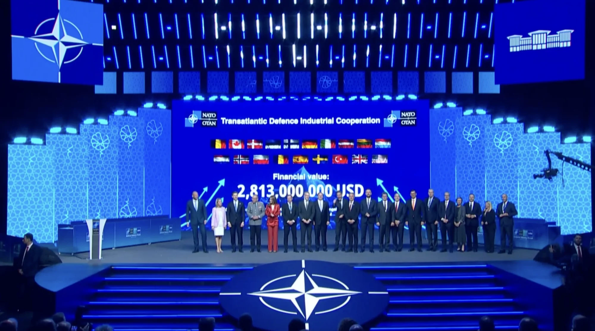 Sehr „amerikanisch“ präsentierten der NATO-Generalsekretär Mark Rutte sowie Vertreter der Mitgliedsstaaten und der Rüstungsindustrie heute ihre Initiativen und neuen Beschaffungsvorhaben beim NATO-Gipfel in Ankara.