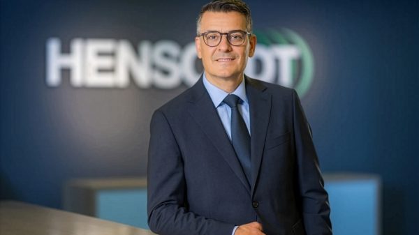 Oliver Dörre ist seit dem 1. April 2024 Chief Executive Officer und Vorsitzender der Geschäftsführung von HENSOLDT.