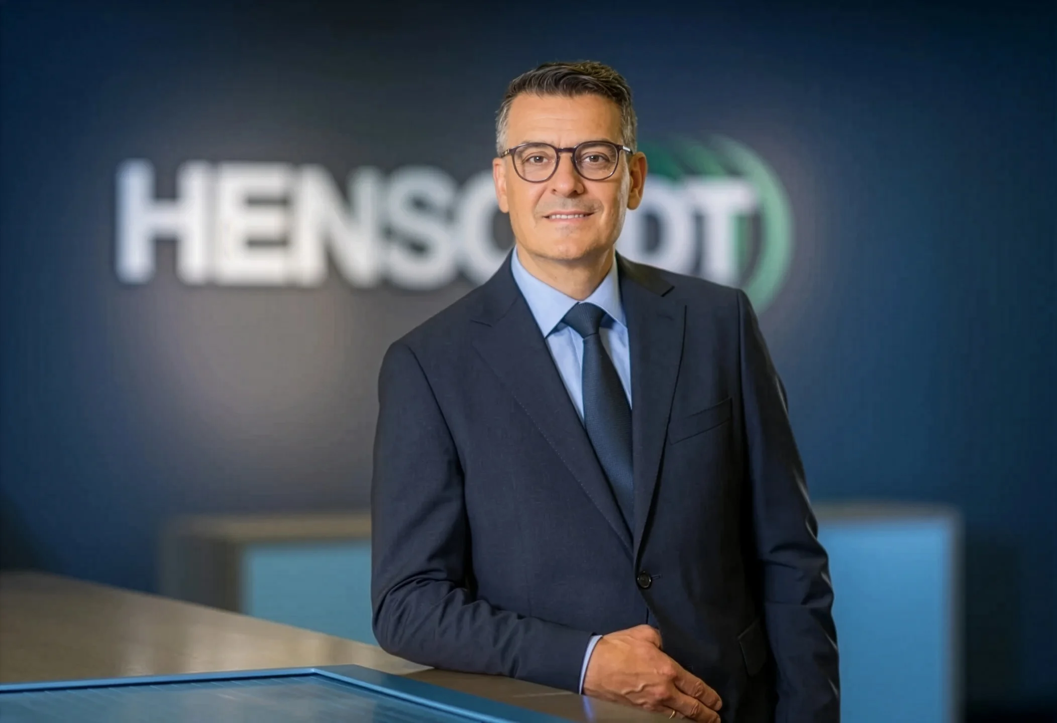 Oliver Dörre ist seit dem 1. April 2024 Chief Executive Officer und Vorsitzender der Geschäftsführung von HENSOLDT.